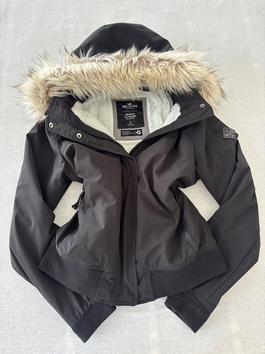 Hollister All-Weather Jacke Schwarz Fellkapuze Teddyfutter Gr. L