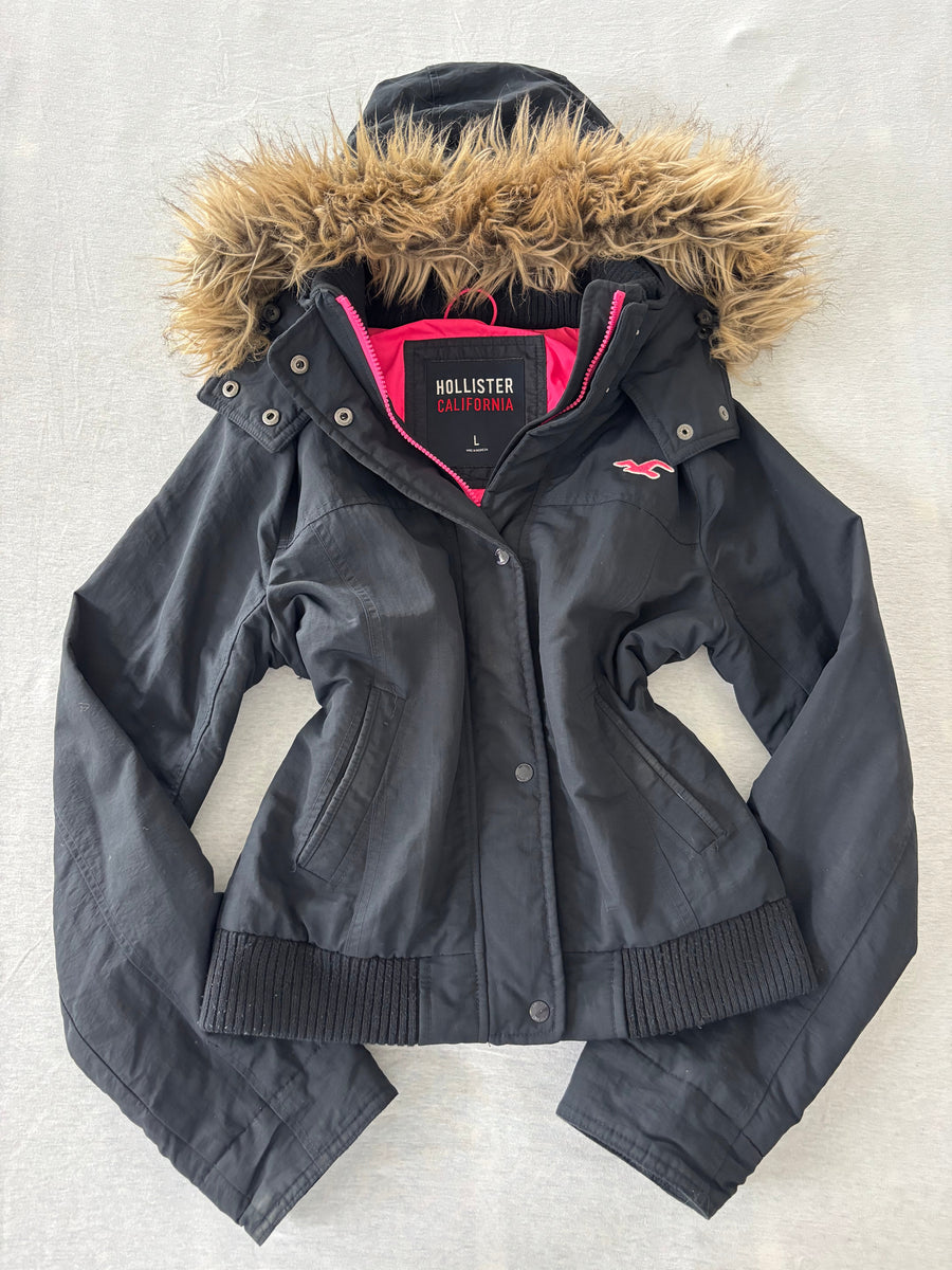 Hollister Jacke Schwarz Fellkapuze Pinkes Futter Gr. L